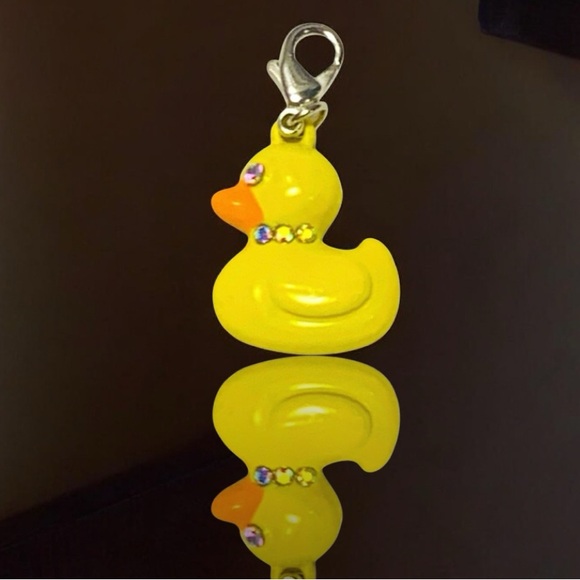 Source Unknown Jewelry - Silver, Yellow, & Crystal Duck w/Lobster clasp Zipper pull, purse, shoe Charm